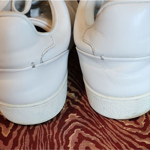 Louis Vuitton White. Leather Sneakers Minimalist Design - Picture 4 of 8